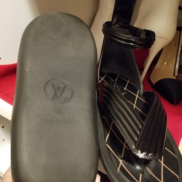 “SOLD” Louis Vuitton Desert Dream Thong Sandals - Picture 6 of 7